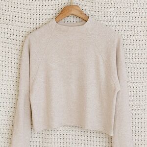 H&M Elegant Cream/beige Women's cropped style Sweater size medium